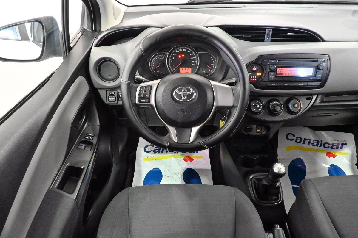 Foto Toyota Yaris 14