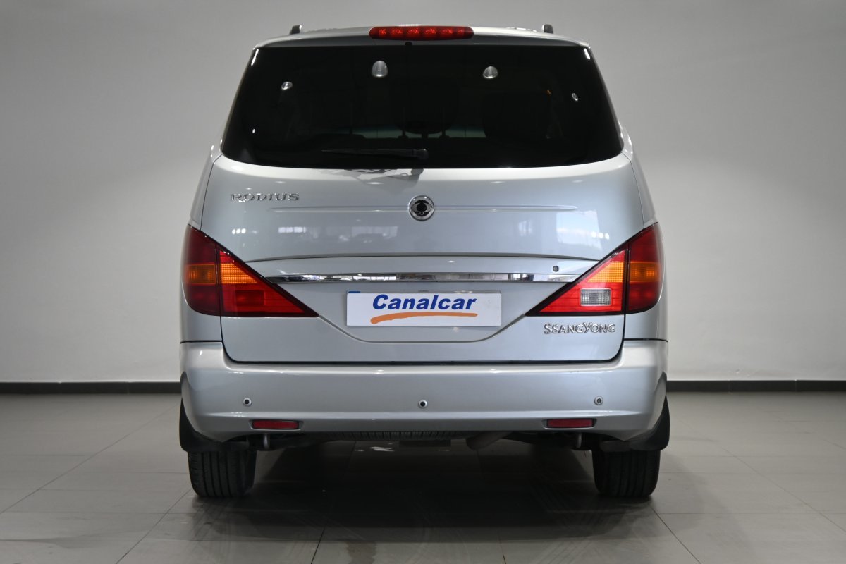 Foto SsangYong Rodius 5