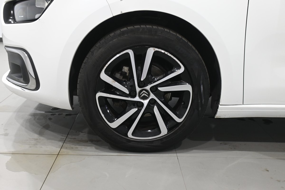 Foto Citroën C4 Picasso 31