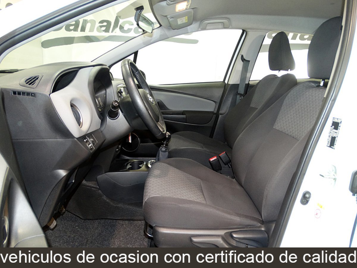 Foto Toyota Yaris 13