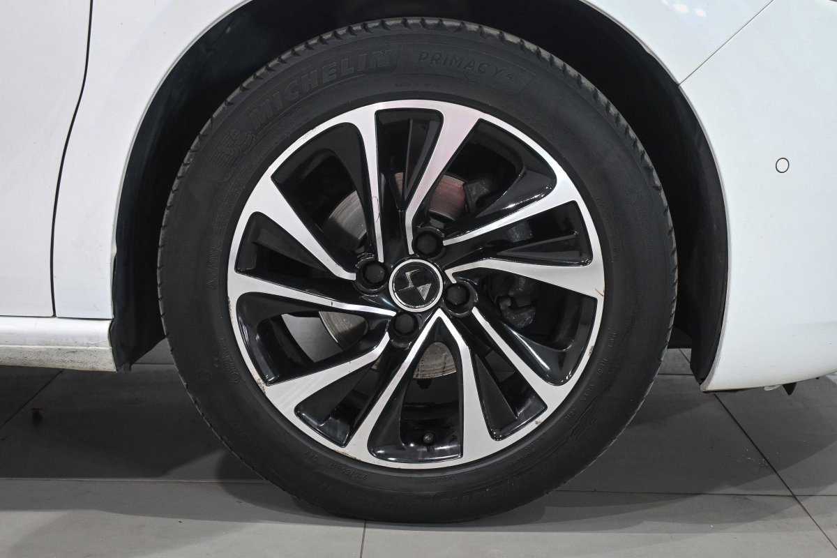 Foto DS Automobiles DS 4 30