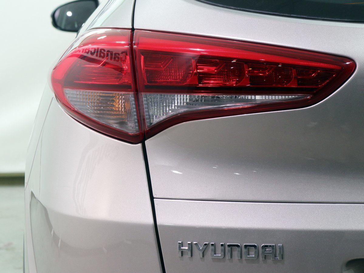 Foto Hyundai Tucson 9