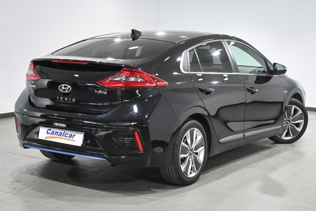 Foto Hyundai IONIQ 4