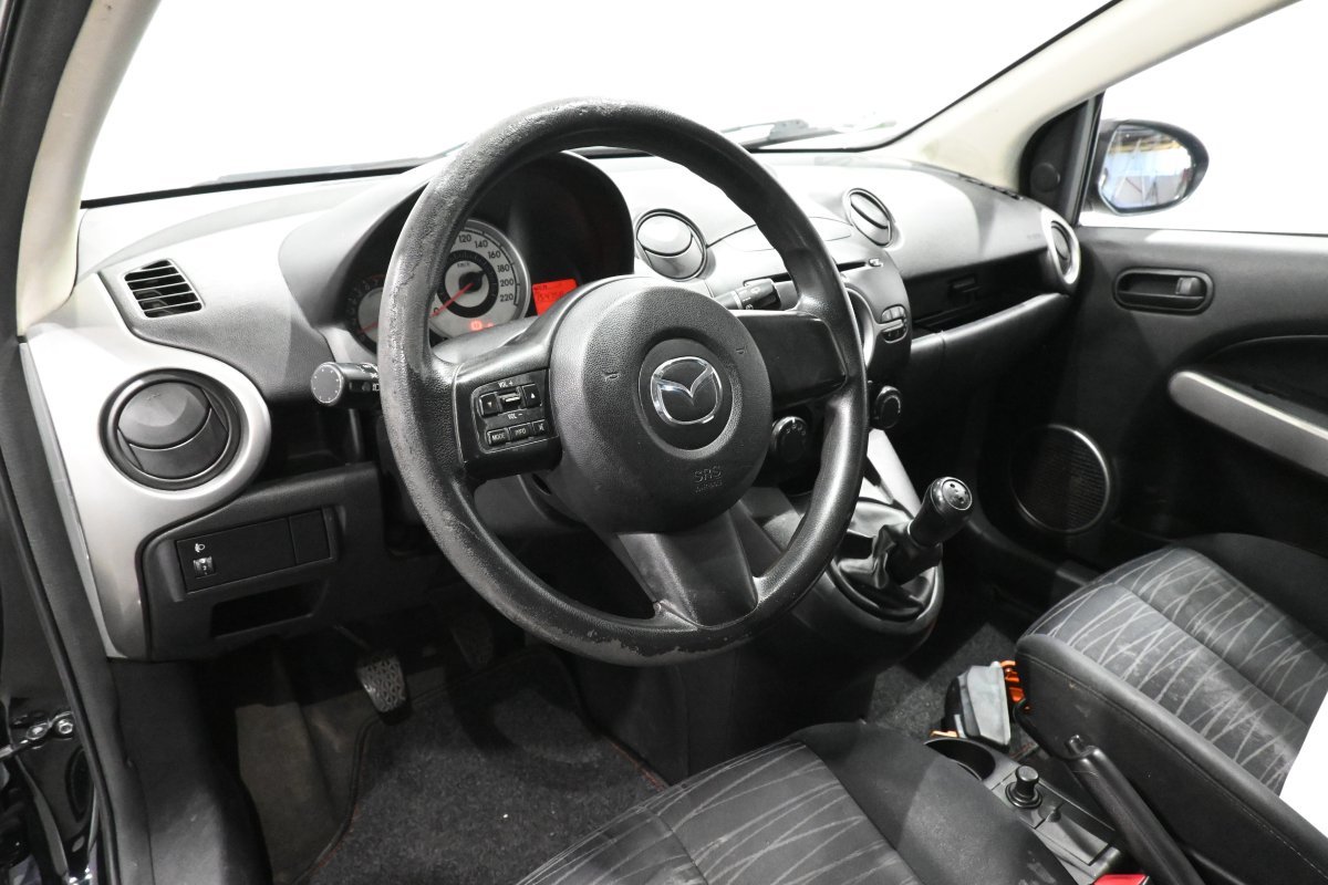 Foto Mazda Mazda2 11