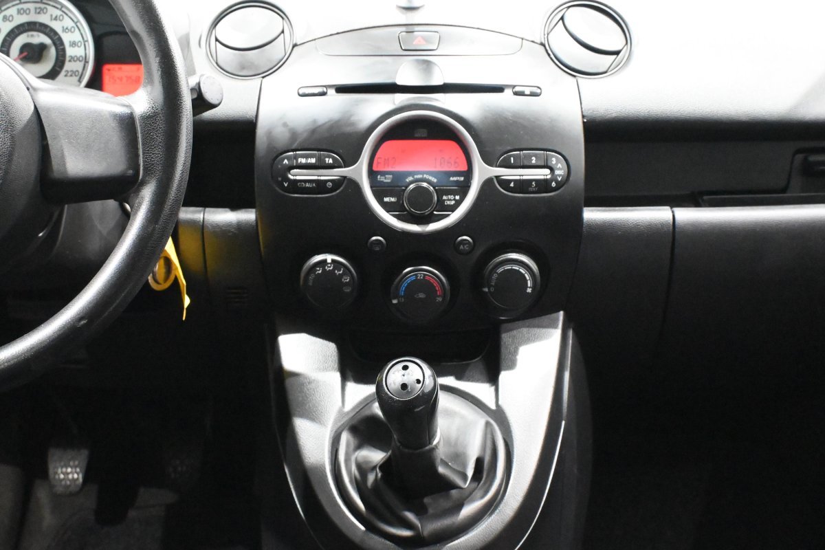 Foto Mazda Mazda2 14