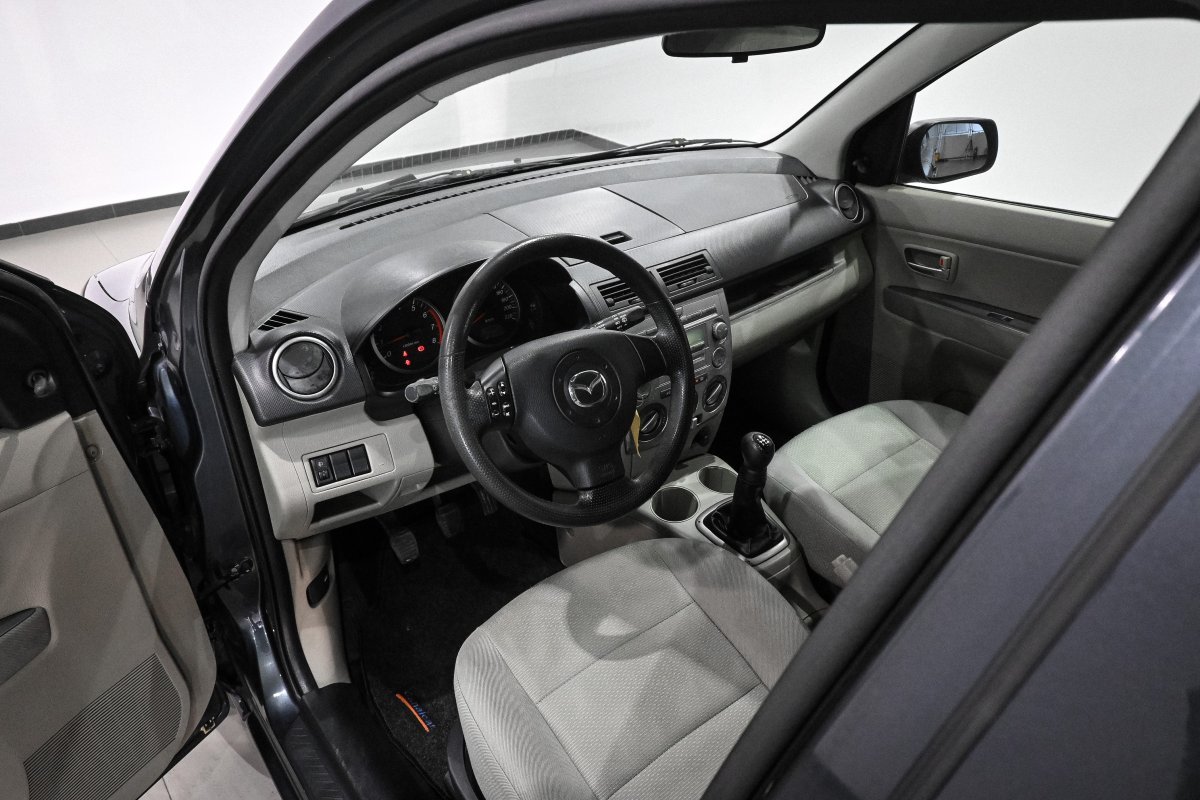 Foto Mazda Mazda2 9