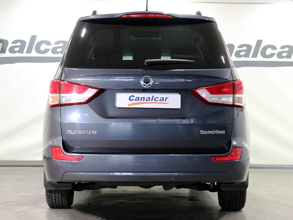 Foto SsangYong Rodius 5