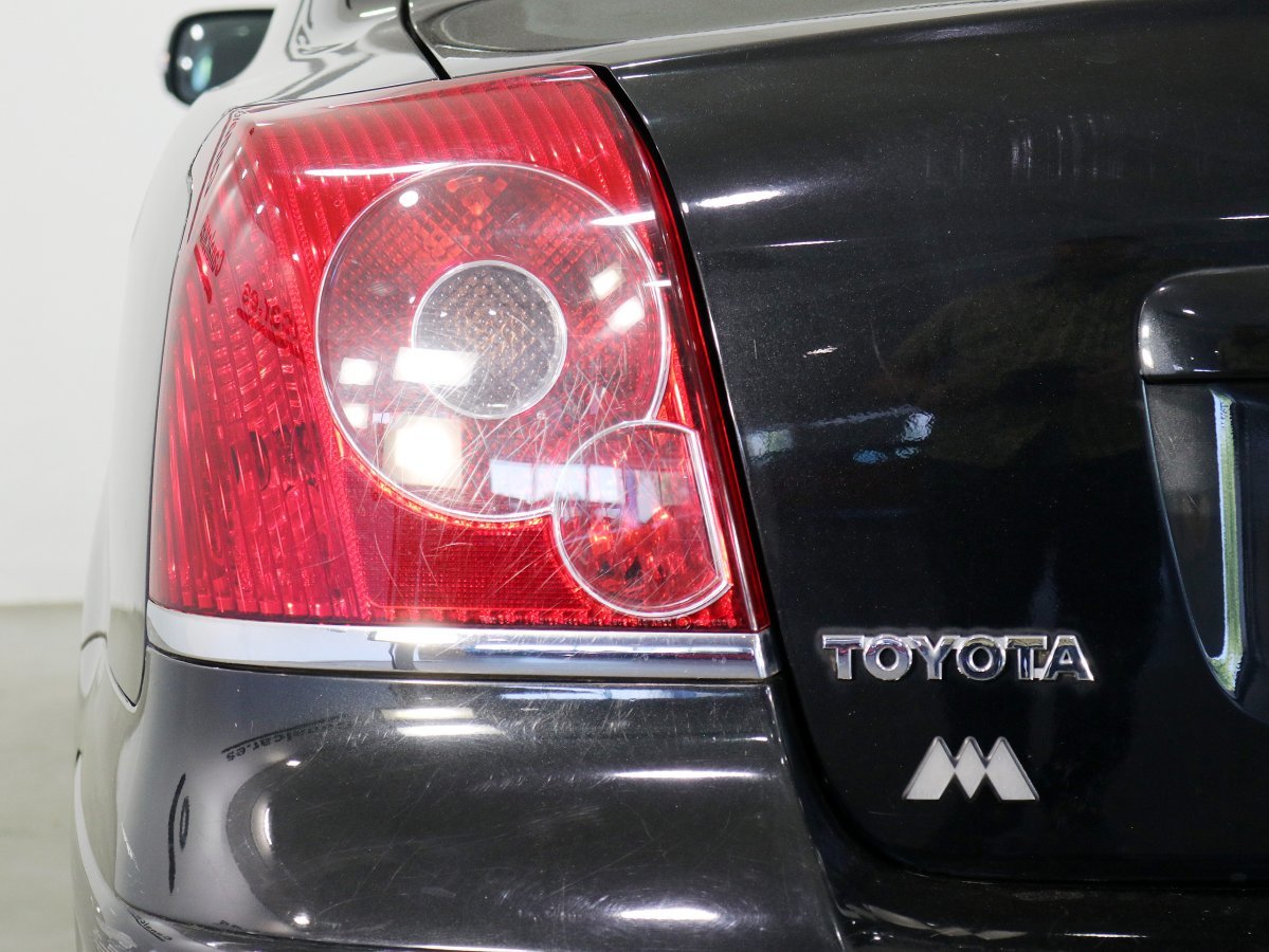 Foto Toyota Avensis 9