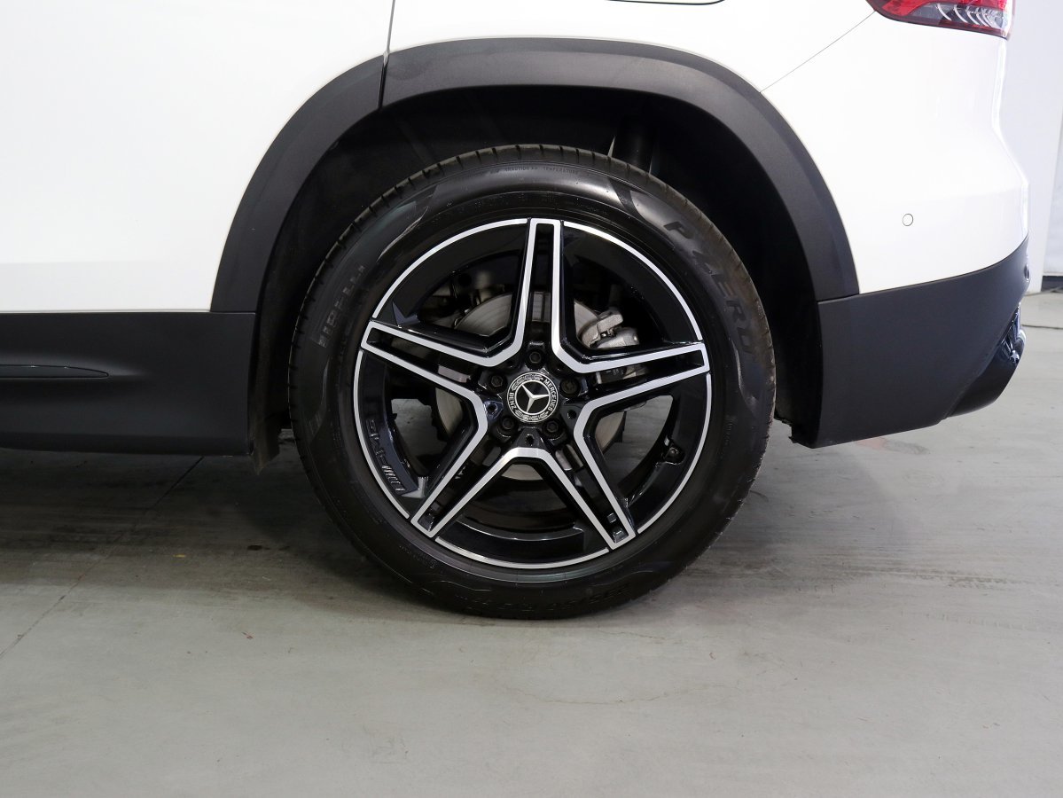 Foto Mercedes-Benz Clase GLB 38