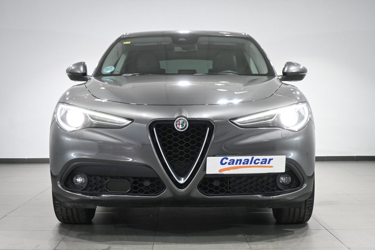 Foto Alfa Romeo Stelvio 2