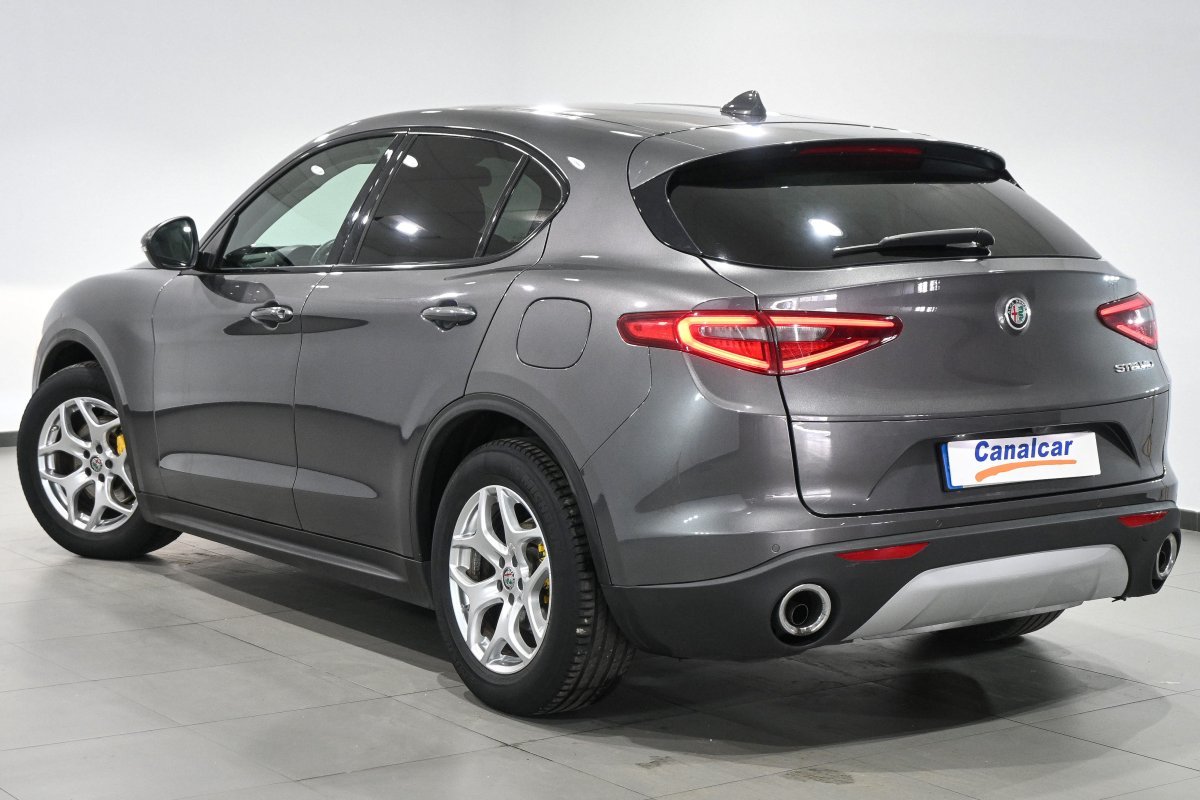 Foto Alfa Romeo Stelvio 6