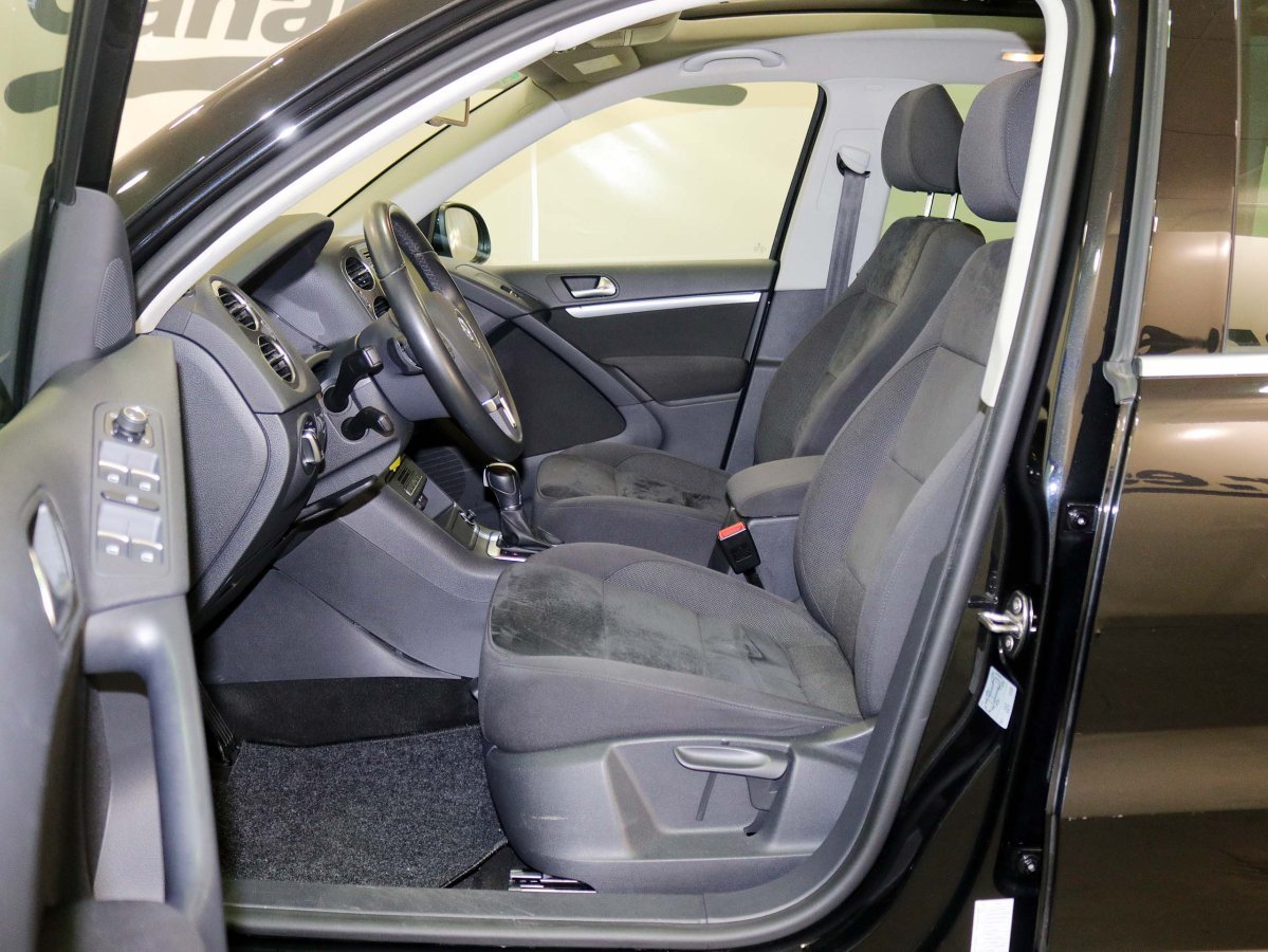 Foto Volkswagen Tiguan 14