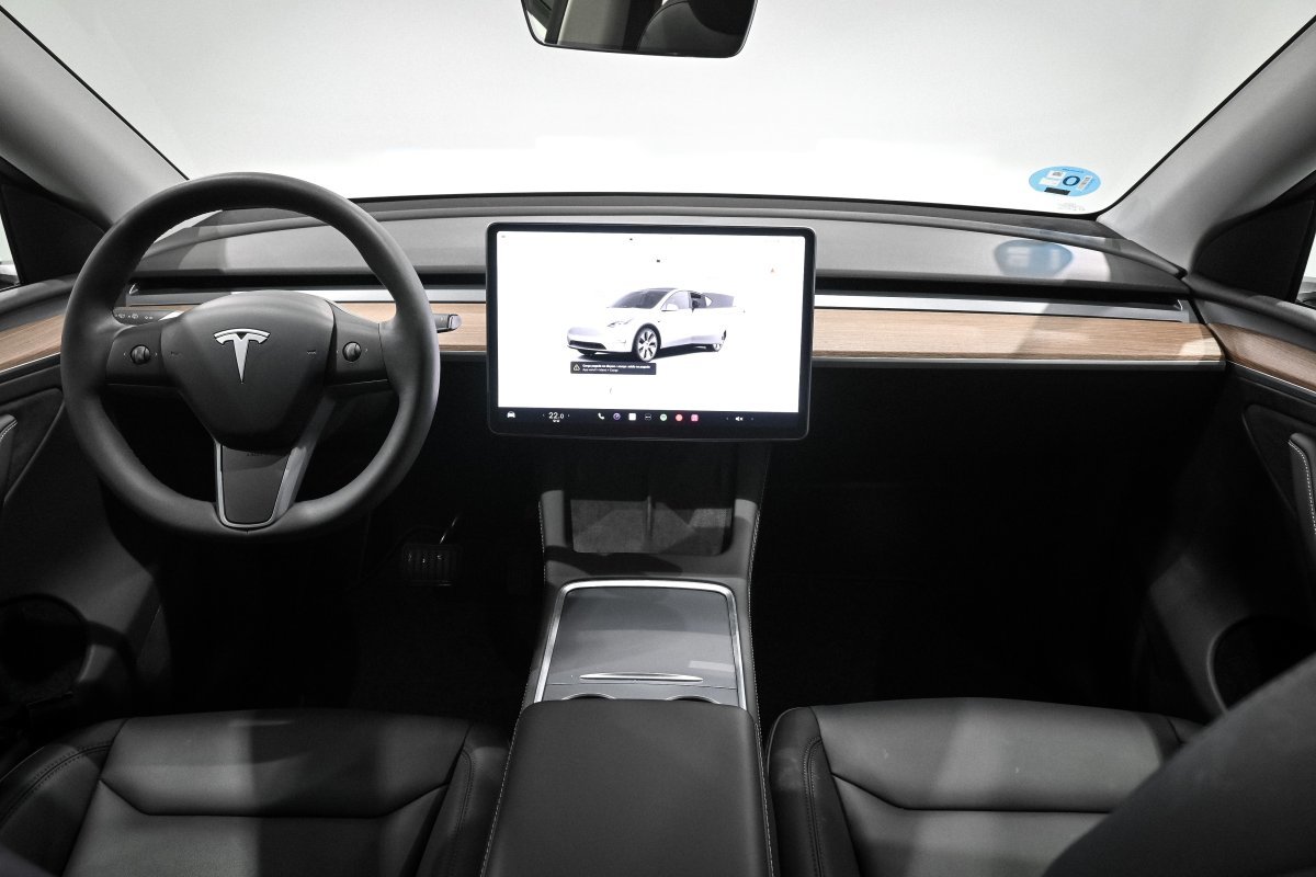Foto Tesla Model Y 17