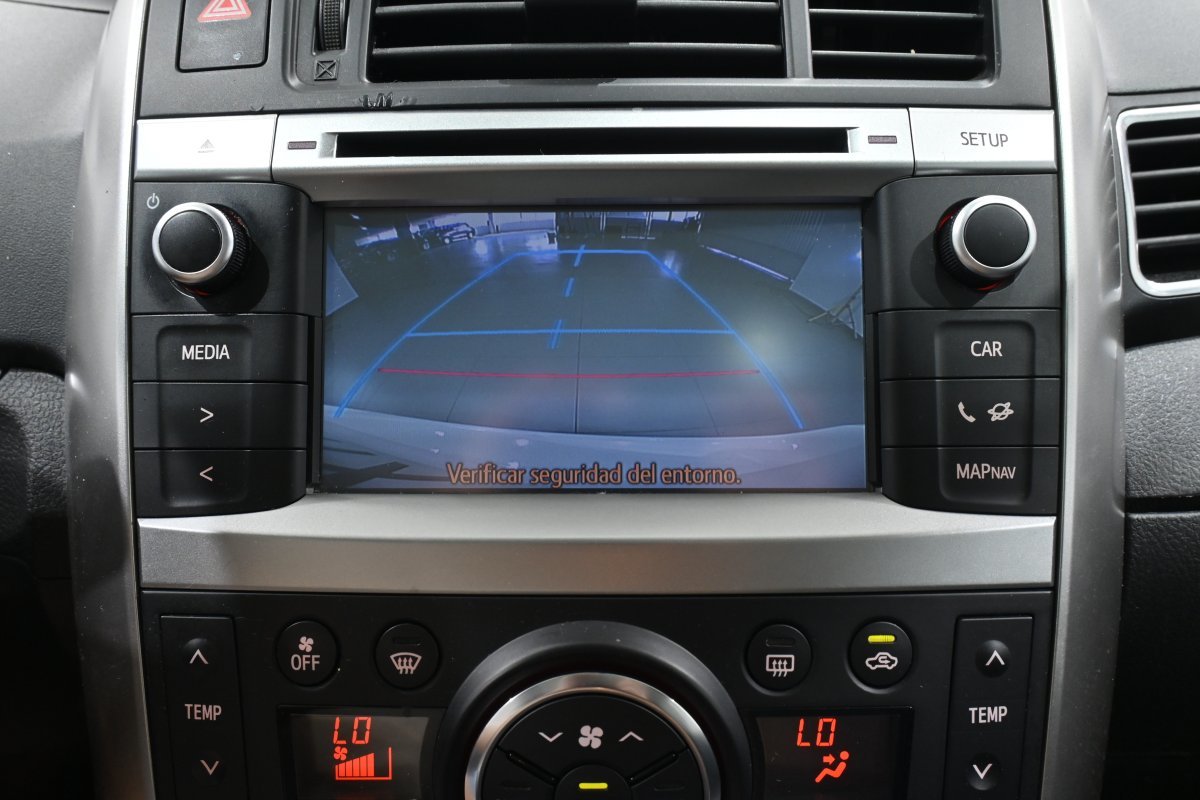 Foto Toyota Corolla Verso 16