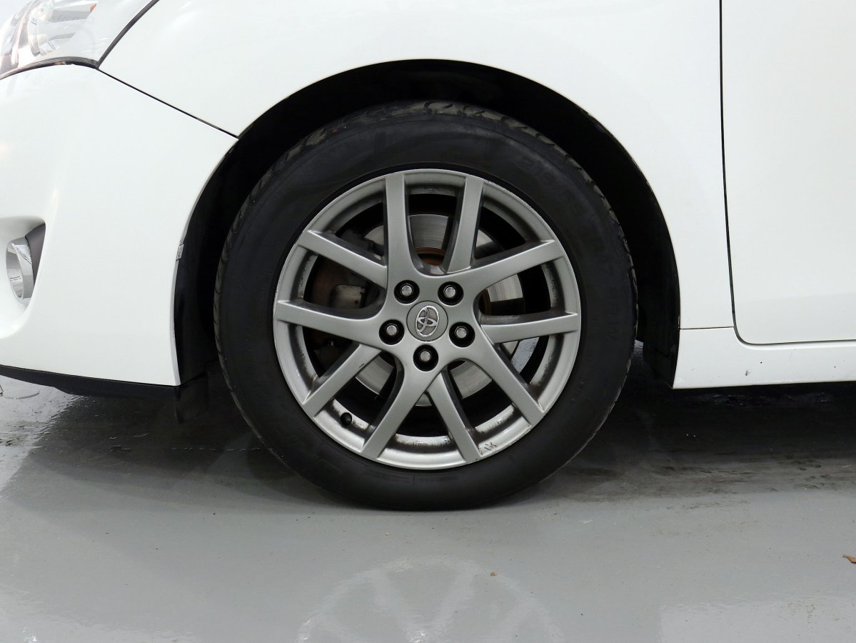 Foto Toyota Corolla Verso 35