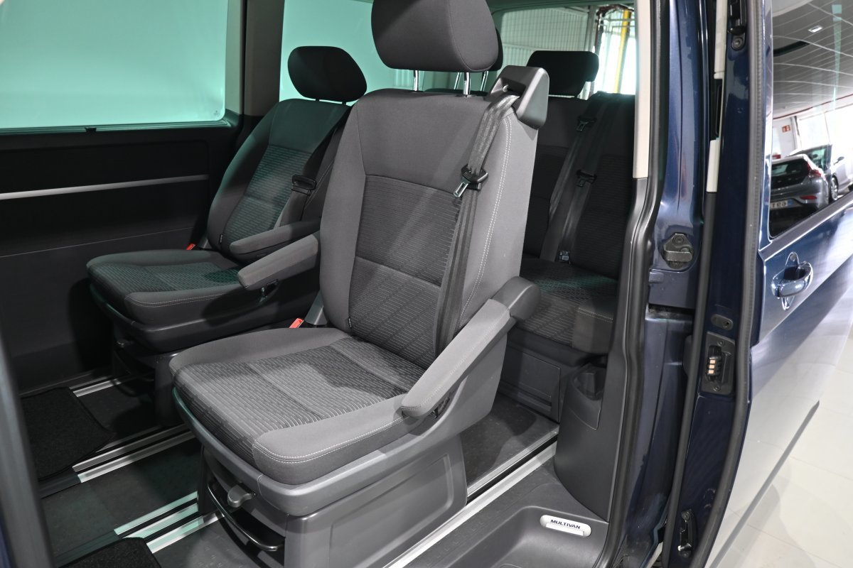 Foto Volkswagen Multivan 12