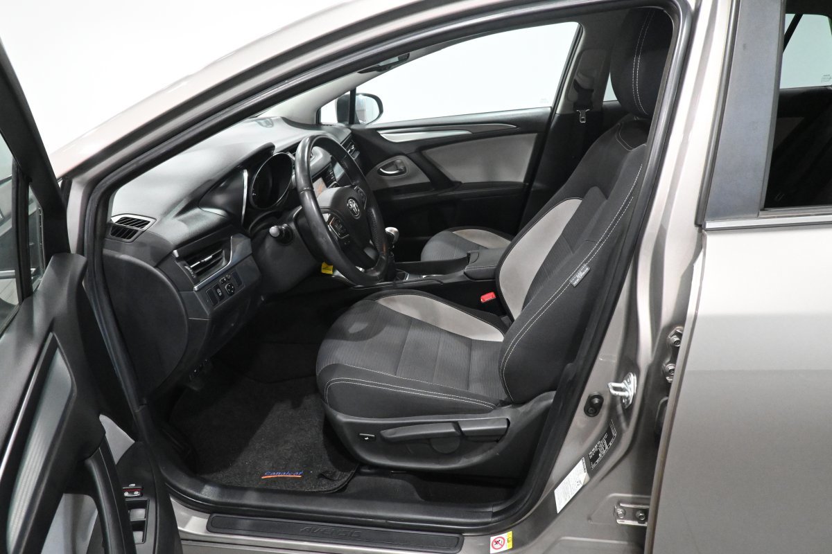 Foto Toyota Avensis 9