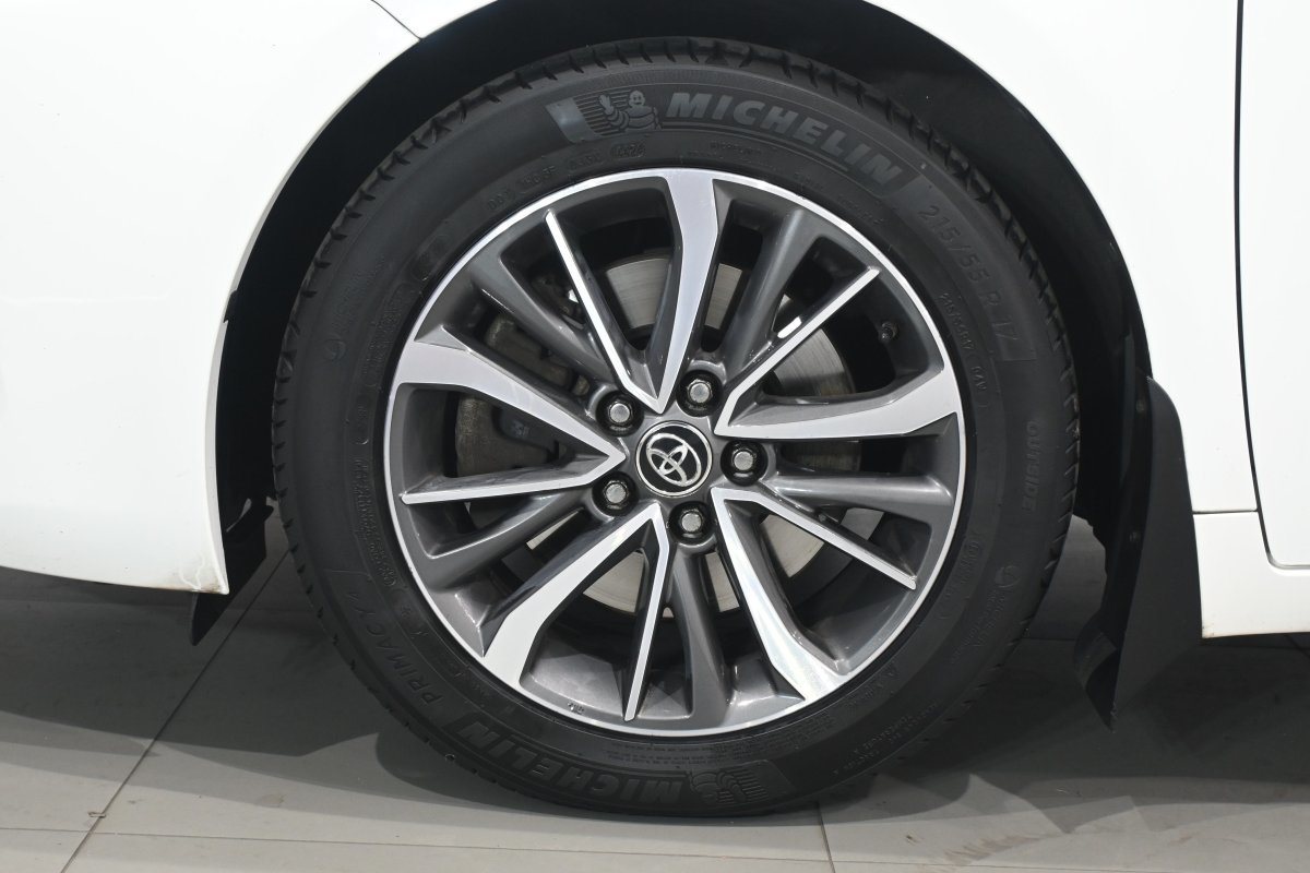 Foto Toyota Avensis 26