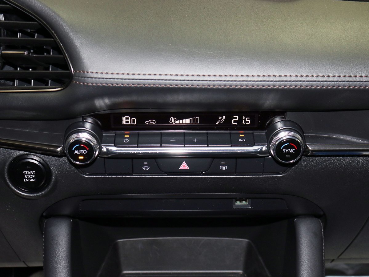 Foto Mazda Mazda3 23