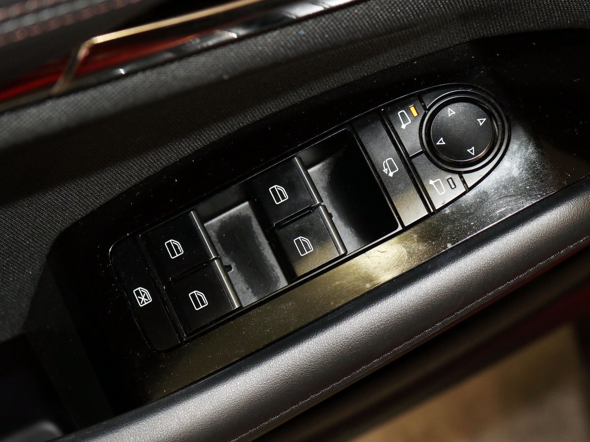 Foto Mazda Mazda3 28