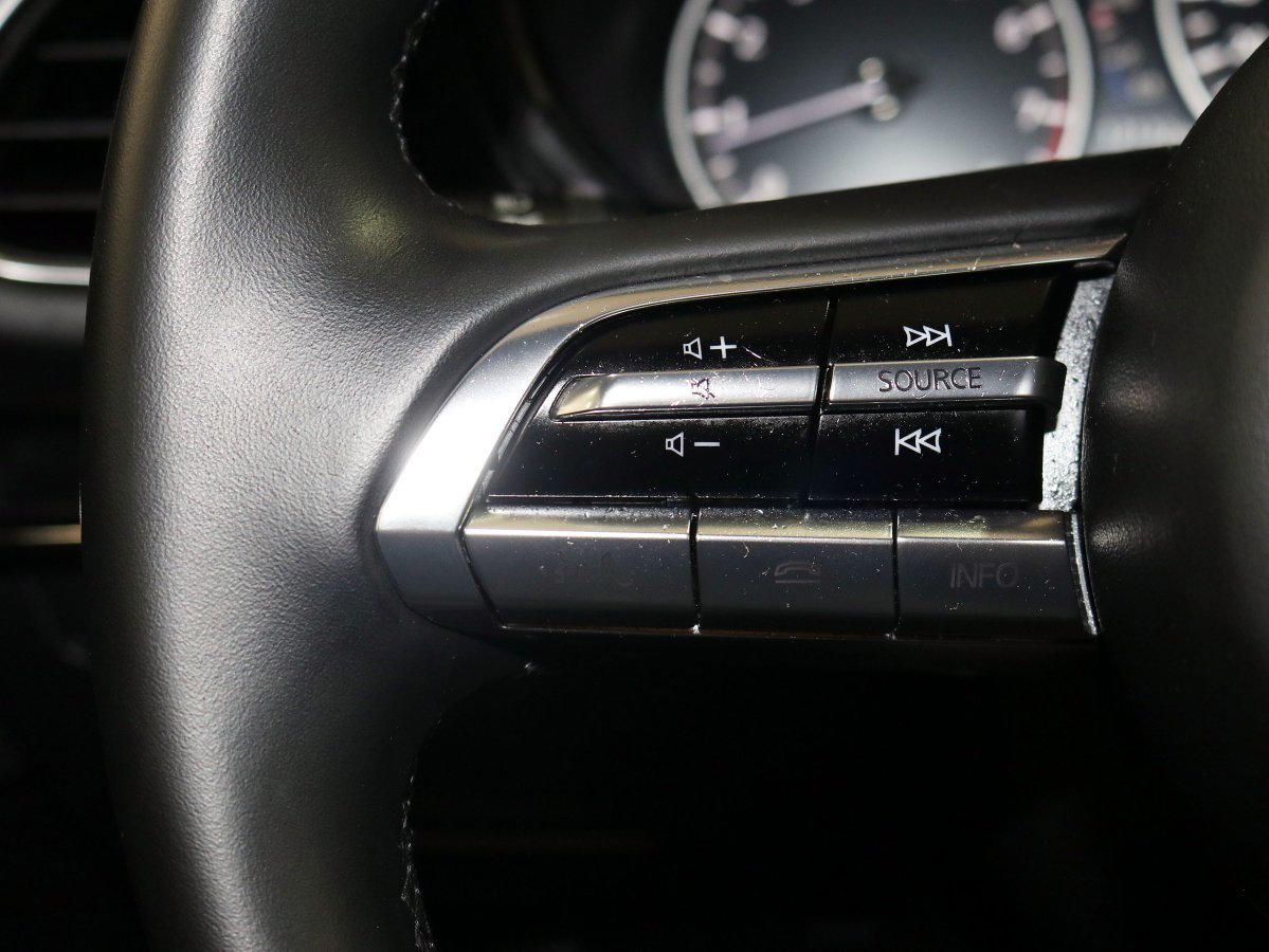 Foto Mazda Mazda3 32