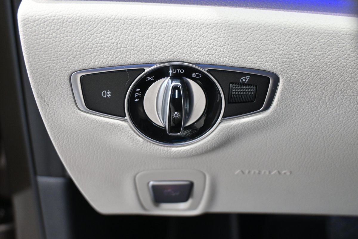 Foto Mercedes-Benz Clase E 25