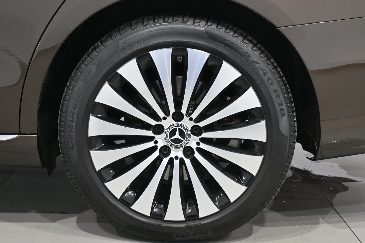 Foto Mercedes-Benz Clase E 30