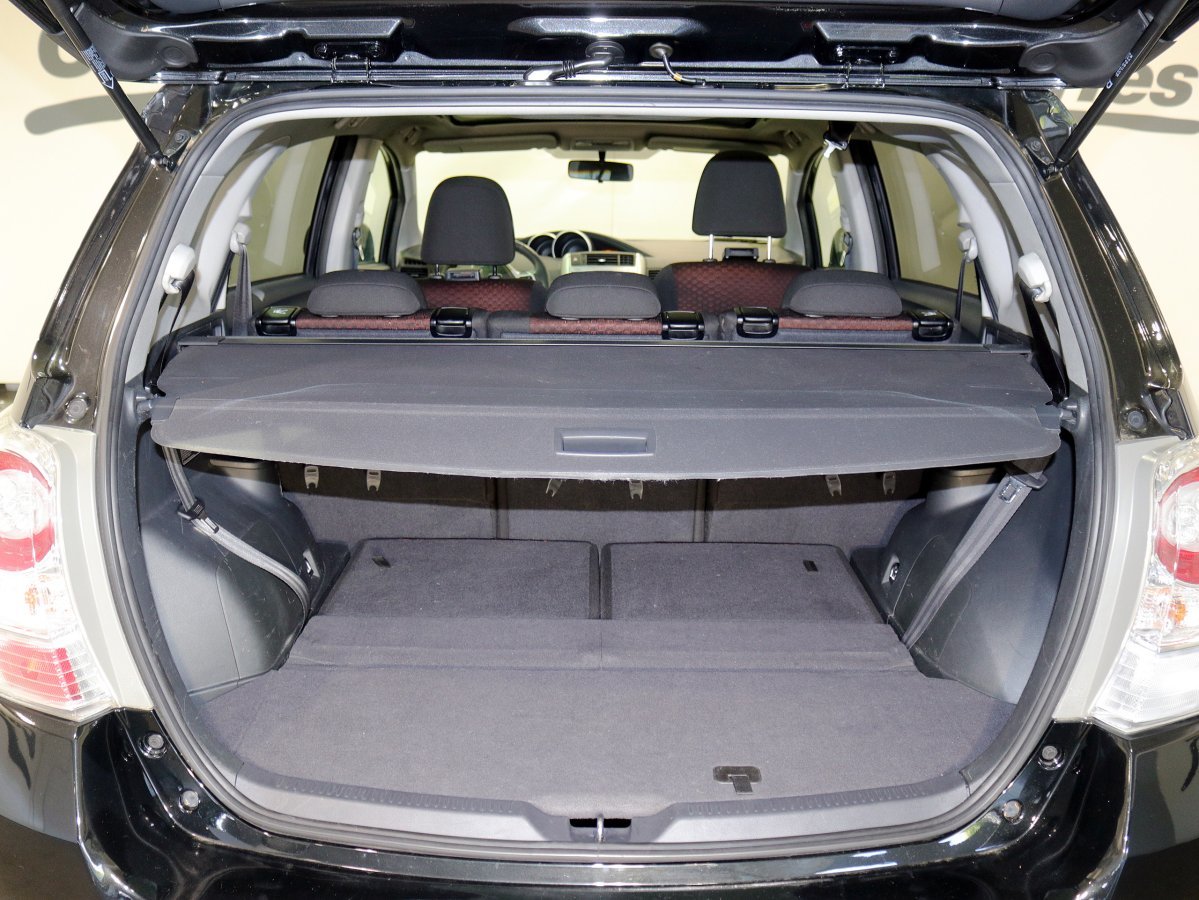 Foto Toyota Corolla Verso 8