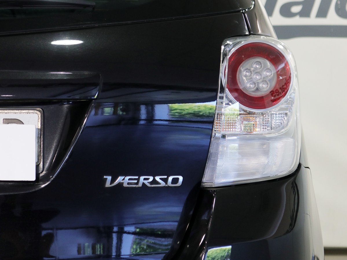 Foto Toyota Corolla Verso 11