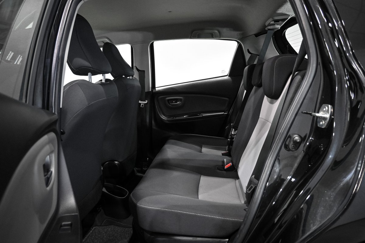 Foto Toyota Yaris 11