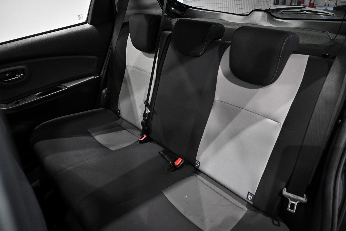 Foto Toyota Yaris 12