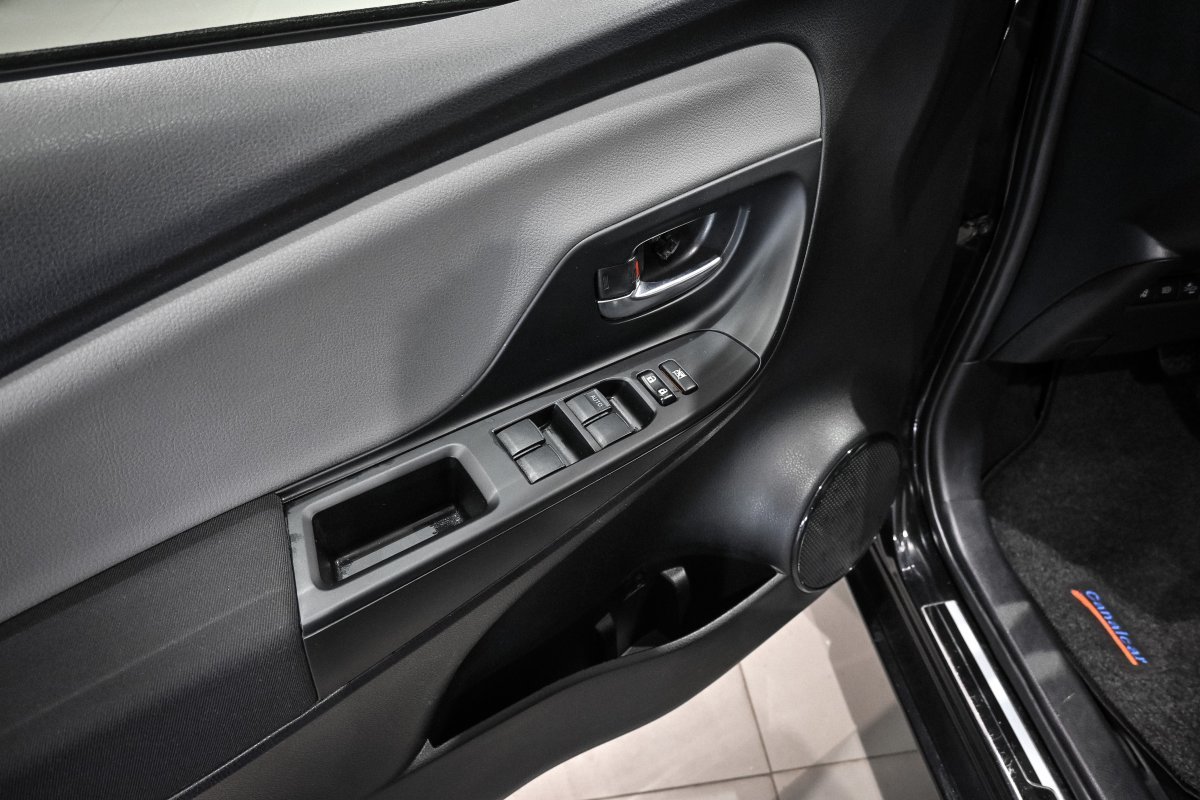 Foto Toyota Yaris 30