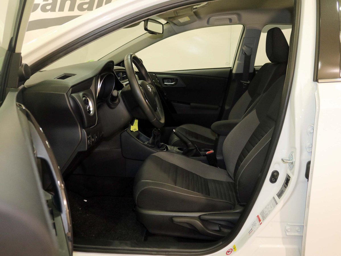 Foto Toyota Auris 13