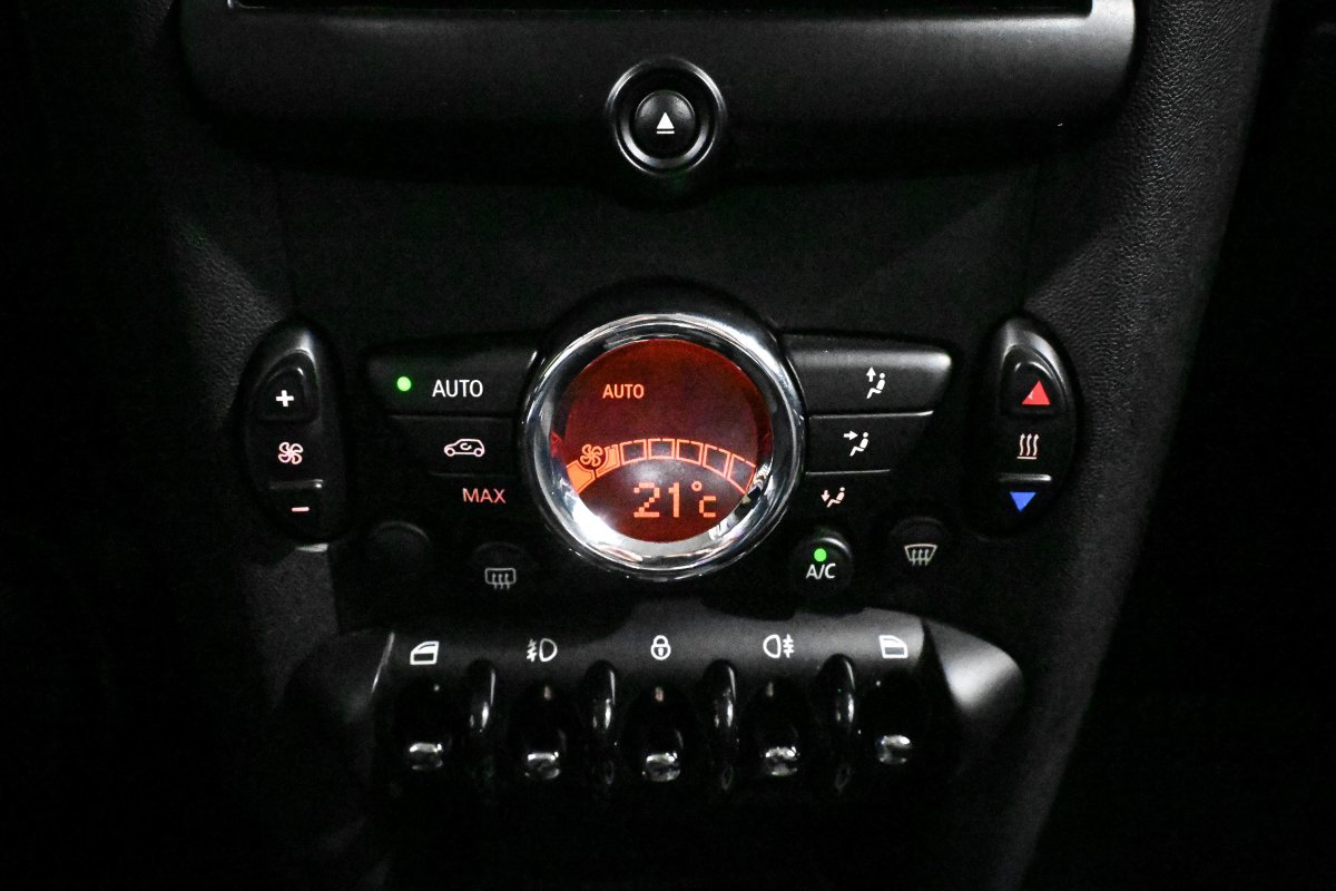 Foto Mini 3 Puertas 13