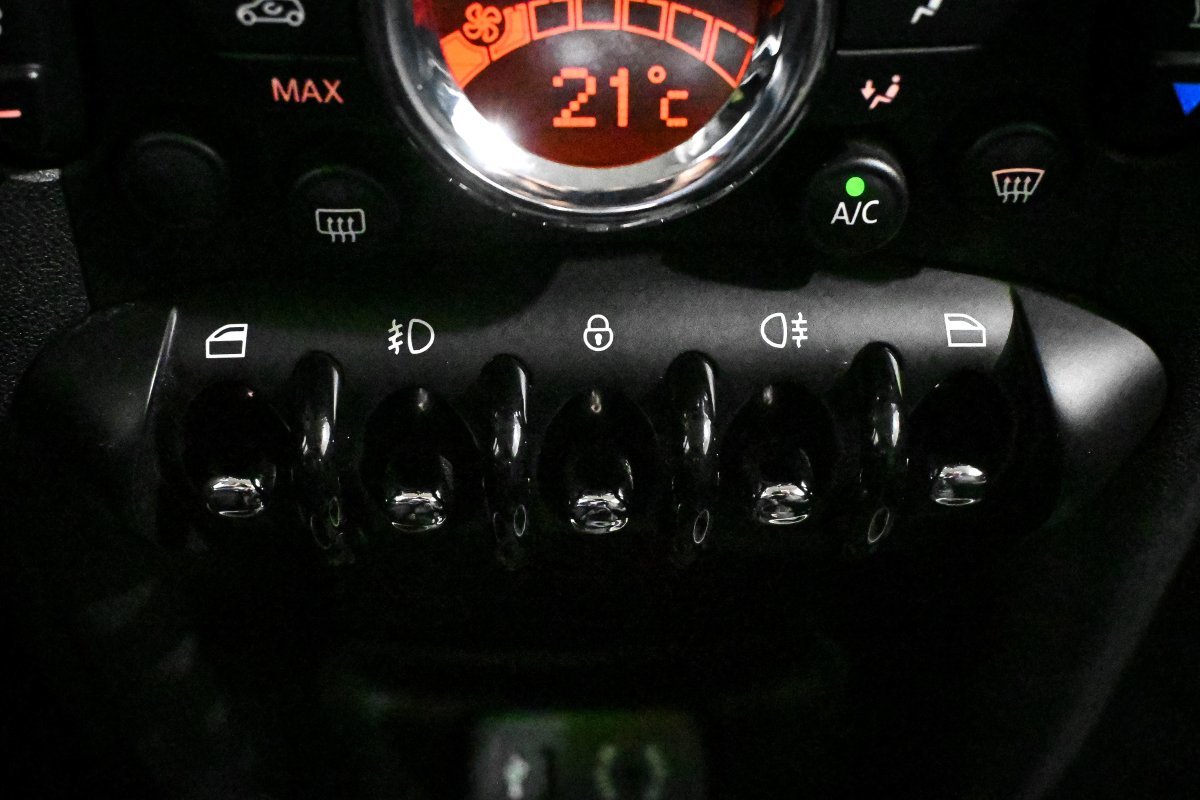 Foto Mini 3 Puertas 14