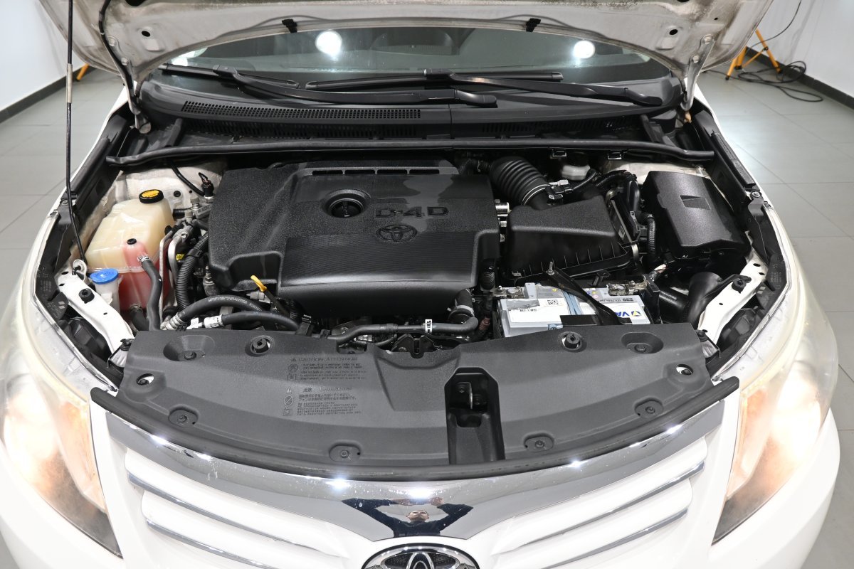 Foto Toyota Avensis 7