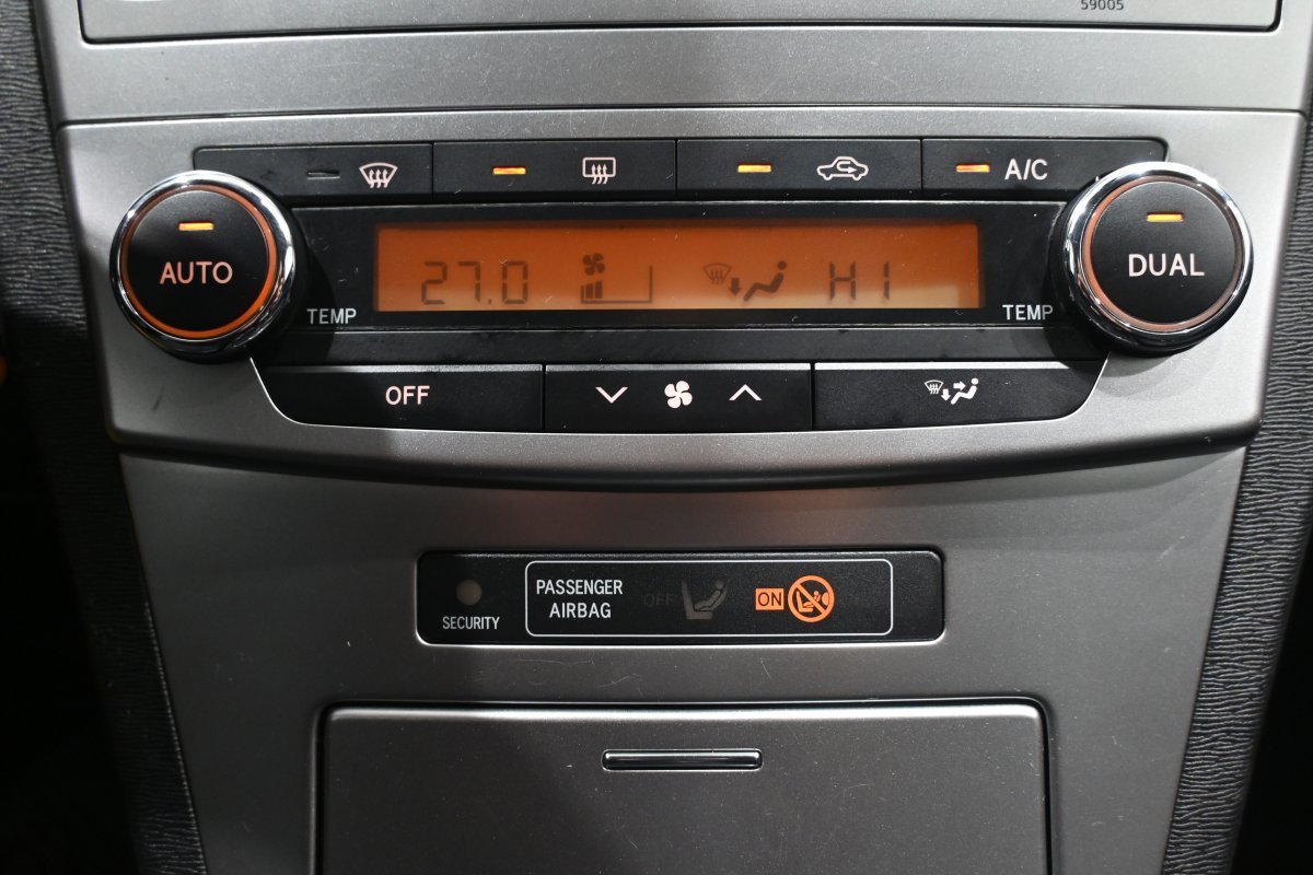 Foto Toyota Avensis 16