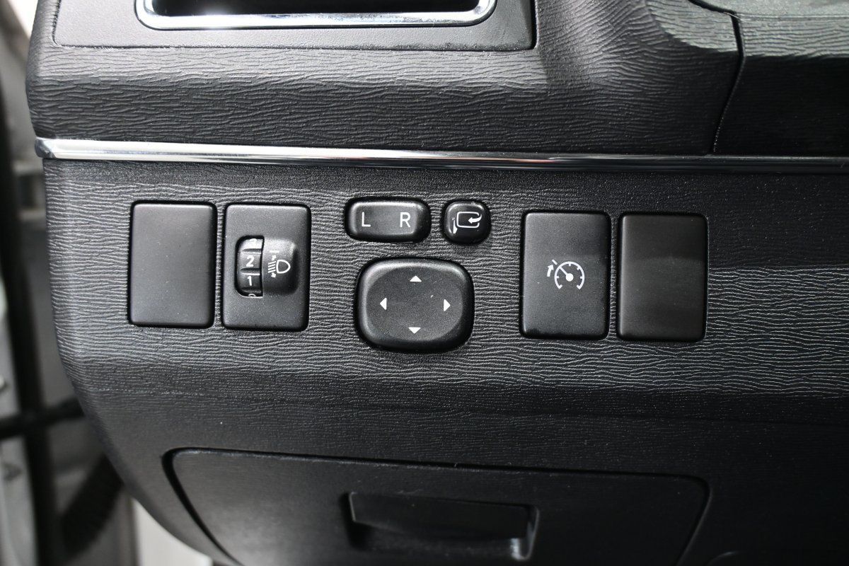 Foto Toyota Avensis 28