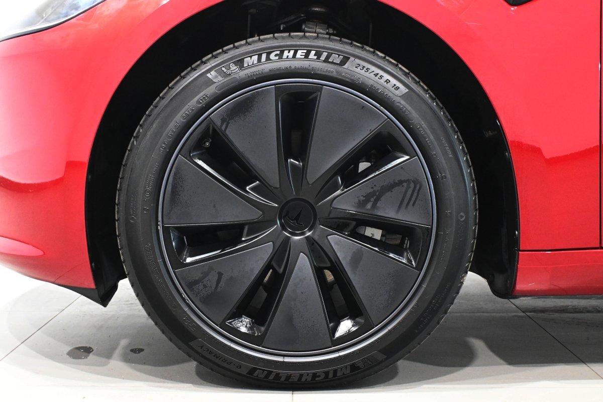 Foto Tesla Model 3 28