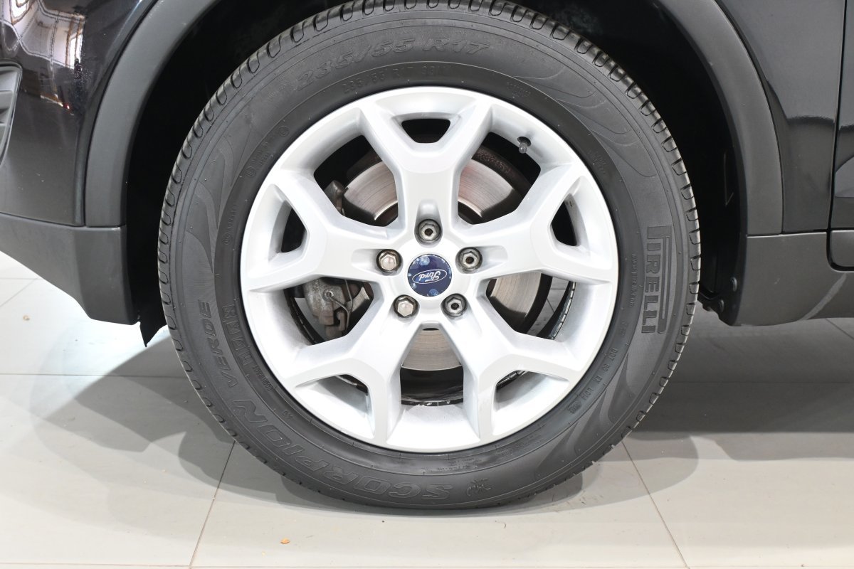 Foto Ford Kuga 24