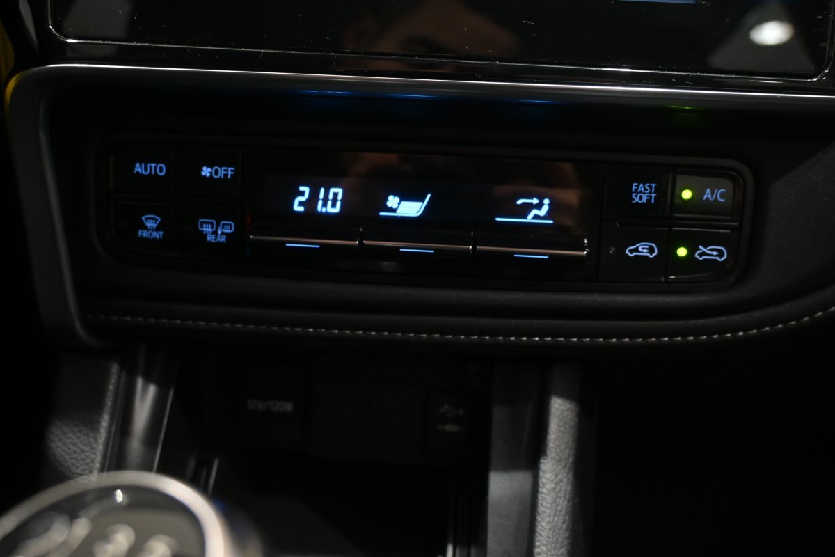 Foto Toyota Auris 17