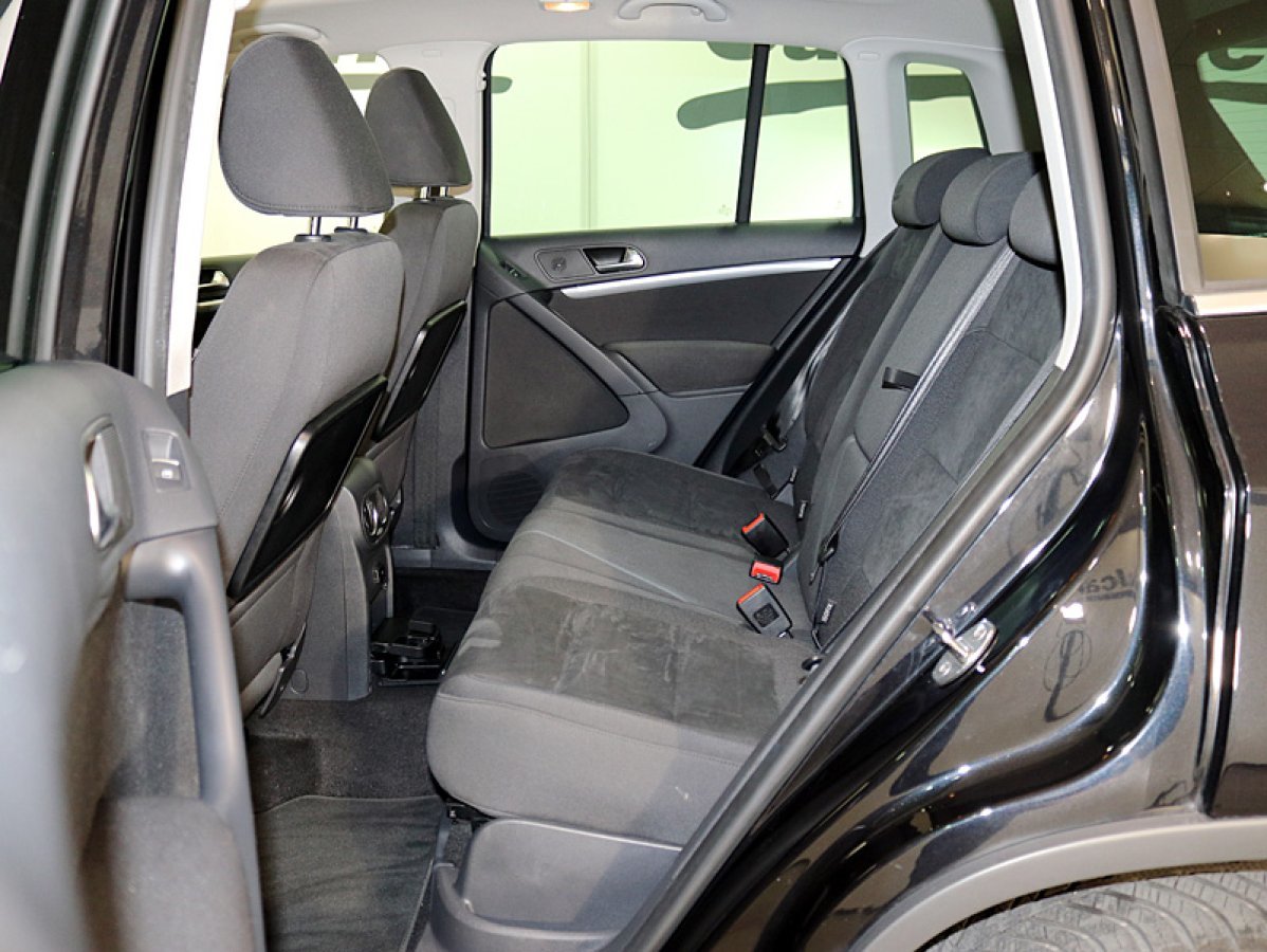 Foto Volkswagen Tiguan 15