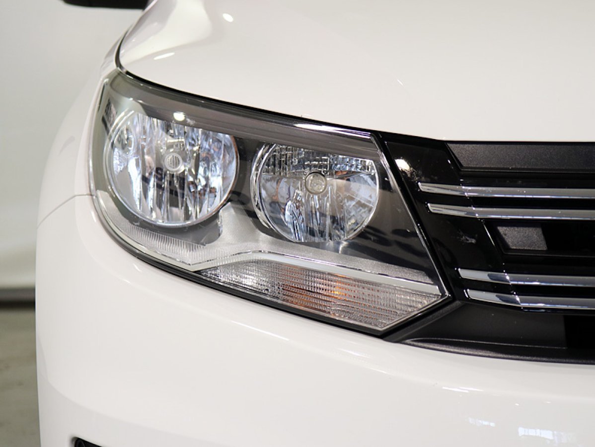 Foto Volkswagen Tiguan 11