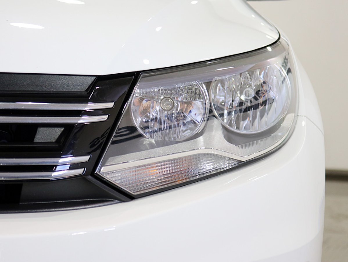 Foto Volkswagen Tiguan 12