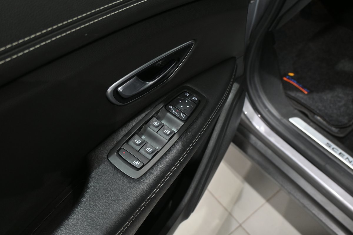 Foto Renault Scénic 30