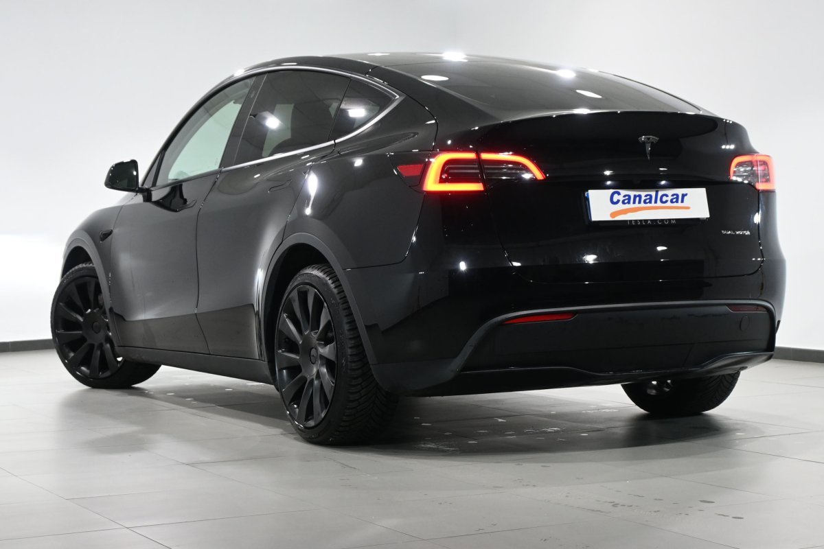 Foto Tesla Model Y 6