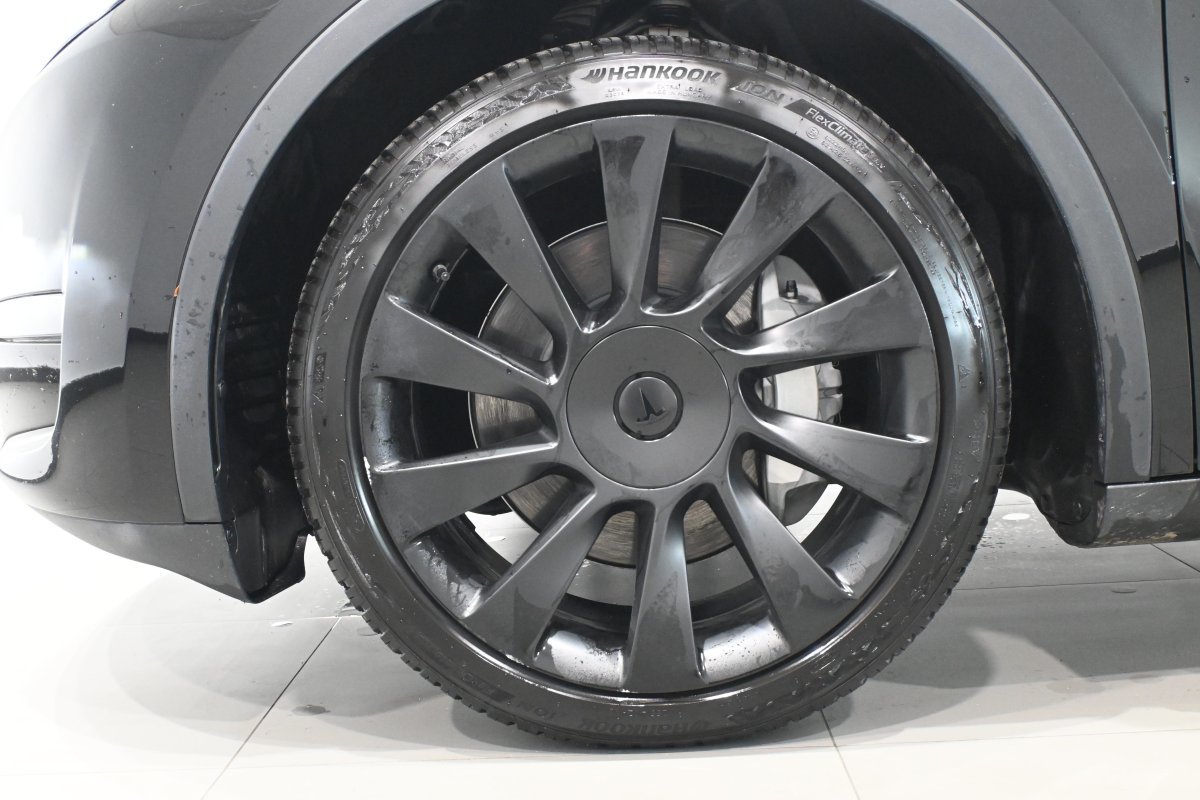 Foto Tesla Model Y 23