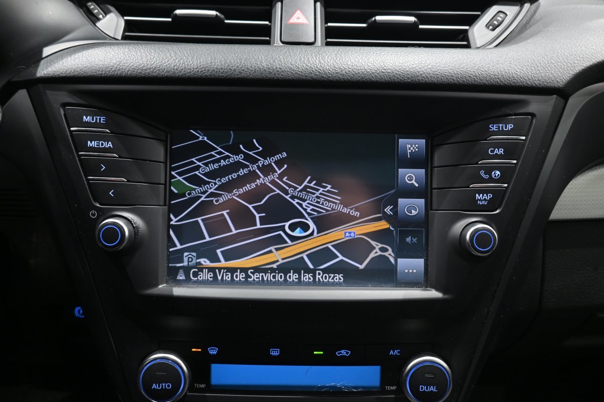 Foto Toyota Avensis 15