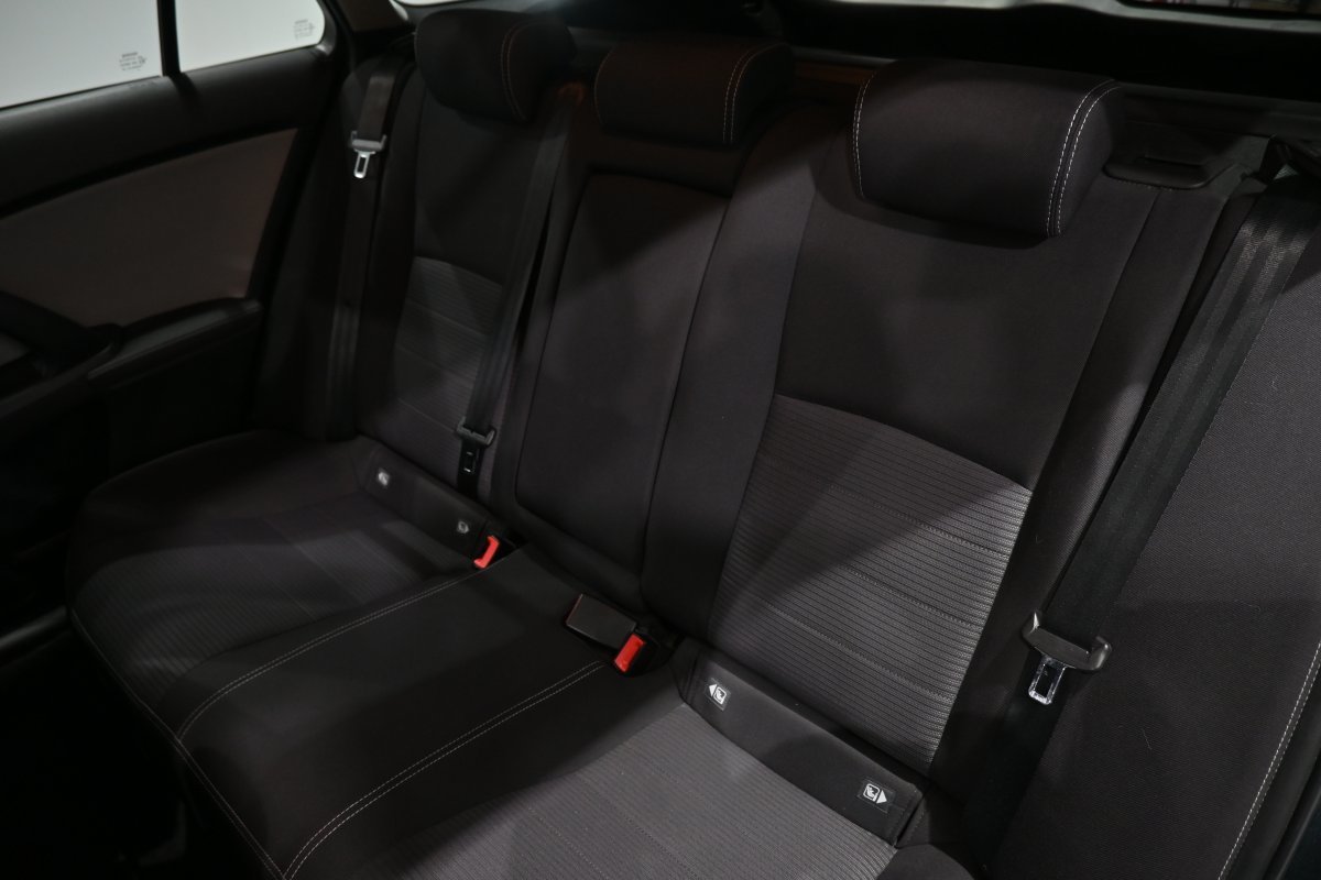 Foto Toyota Avensis 12