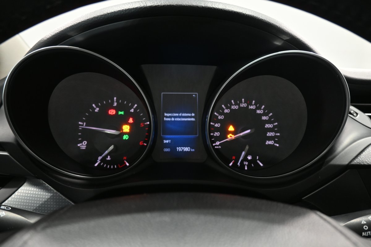 Foto Toyota Avensis 14